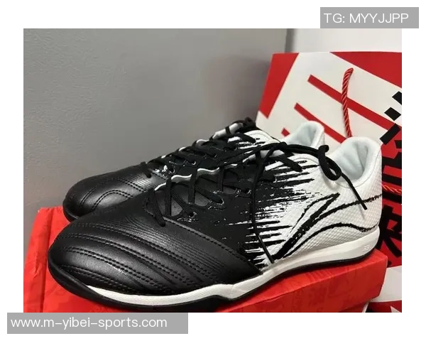 短跑足球鞋的选择与使用技巧助你在赛场上快速突破对手 短跑足球鞋的选择与使用技巧助你在赛场上快速突破对手